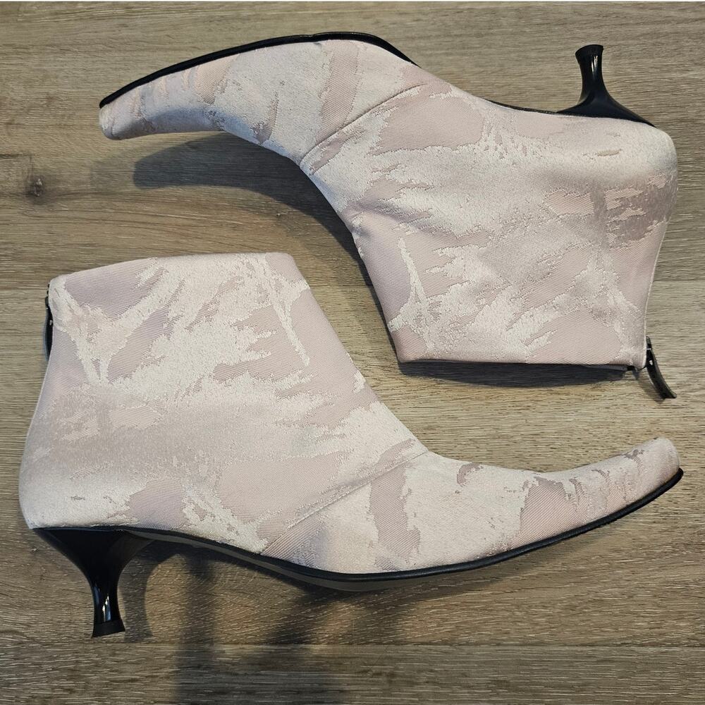 Rockwell Tharp Light Pink Silk Kitten Heel Ankle Boots sz 39 Pointy Toe Casual - Picture 6 of 11